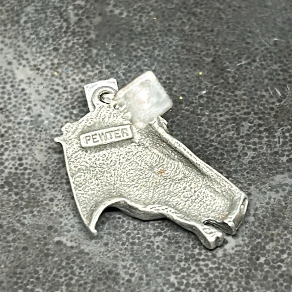 Horse head pewter pin - Picture 5 of 5